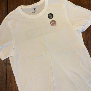 Hurley HOT MESS GUSHER SS
GRAPHIC TEE size large have a nice day smiley face NWT